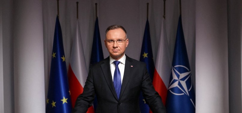 POLISH PRESIDENT TASKS CURRENT RIGHT-WING PM WITH FORMING GOVERNMENT