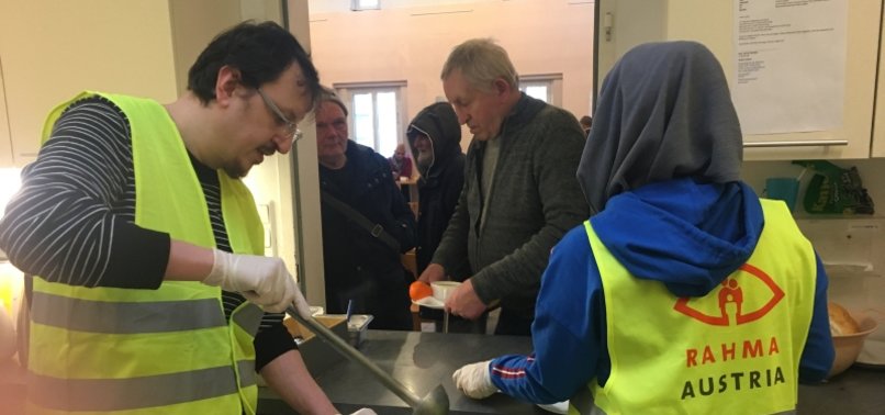 MUSLIM ASSOCIATION IN VIENNA PROVIDES FOOD TO HOMELESS
