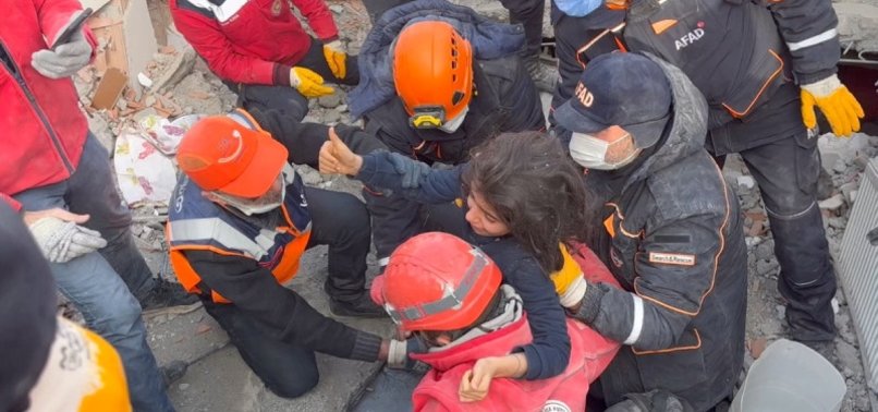 TRAPPED UNDER RUBBLE FOR 54 HOURS, 5 QUAKE VICTIMS RESCUED IN SOUTHEASTERN TÜRKIYE