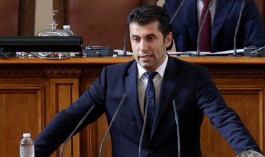 Bulgaria's government collapses in no-confidence vote