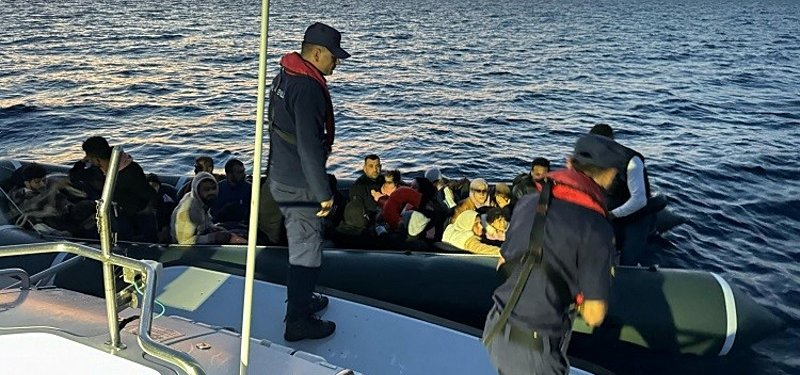 Türkiye rescues 37 irregular migrants off coast of Izmir