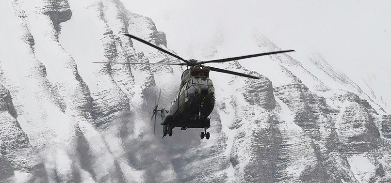 HELICOPTER CRASHES IN FRENCH ALPS, SIX PEOPLE MISSING