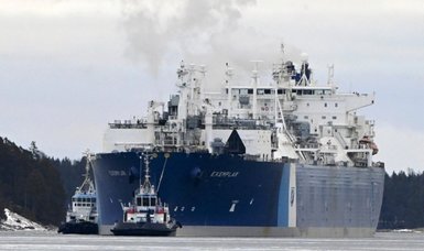 Floating LNG terminal arrives in Finnish harbour