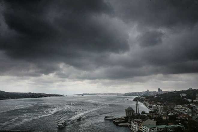 Yağmur İstanbul’u teslim aldı