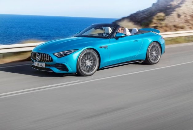 MERCEDES-AMG SL AİLESİNİN YENİ ÜYESİ
