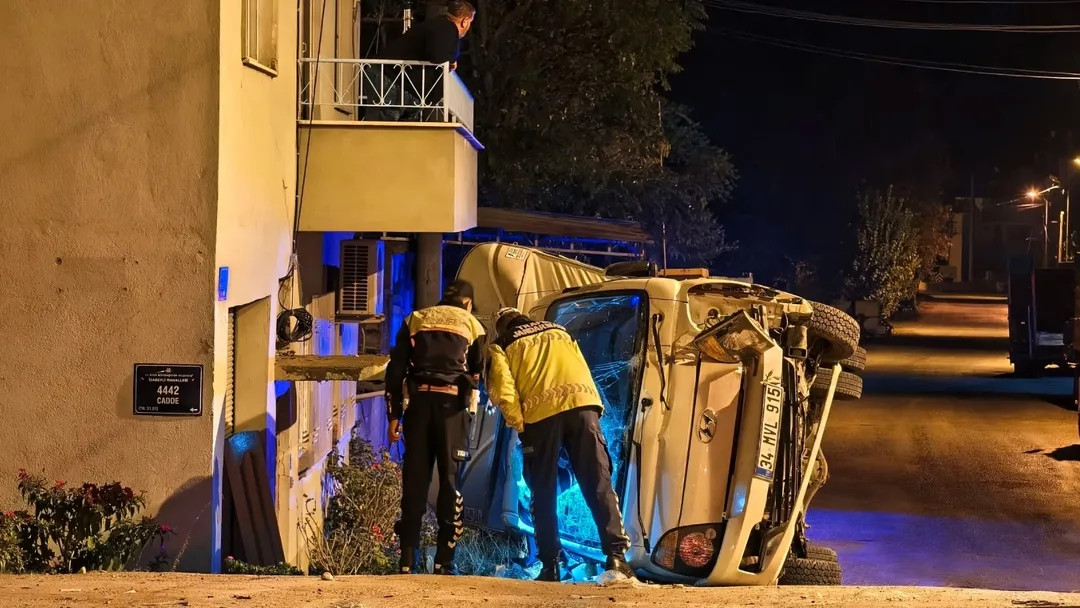 AYDIN’DA DEVRİLEN KAMYONETİN SÜRÜCÜSÜ ÖLDÜ.
