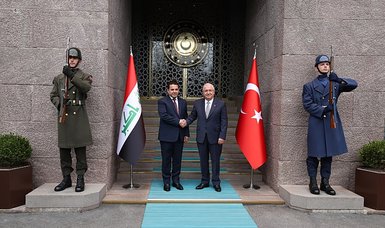 Turkish national defense minister meets with Iraqi security adviser