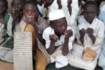 Sudanlı yetimlerden ’Zeytin Dalı’ duası