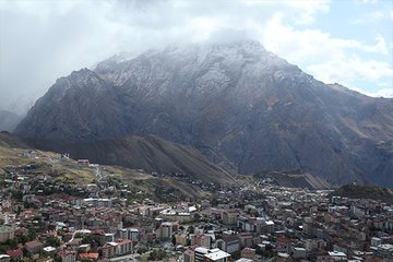 Hakkari’de kar yağışı etkili oldu