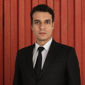 Ali Önsöz – Kimdir