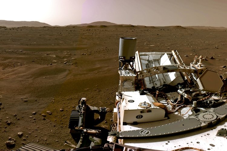 NASA, MARS’A İNİŞ GÖRÜNTÜLERİNİ PAYLAŞTI