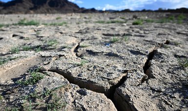 US cuts water supply for some states, Mexico as drought bites