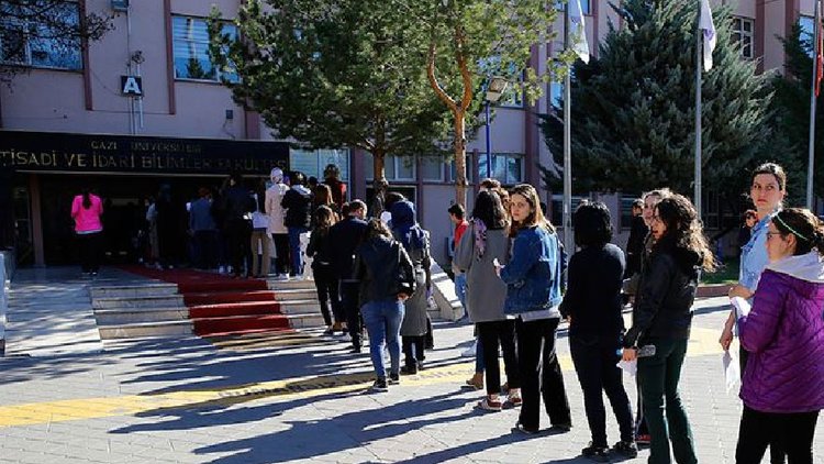 YDS’ye gireceklere saat uyarısı