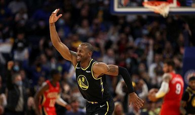 Golden State Warriors continue strong start by blowing out New Orleans Pelicans