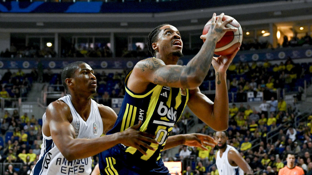 DERBİDE KAZANAN FENERBAHÇE BEKO