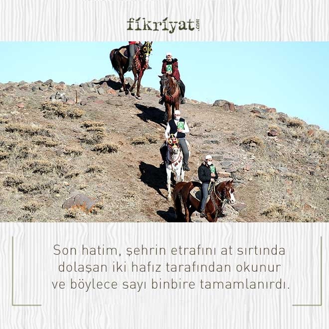 İKİ HAFIZ AT SIRTINDA KUR’AN OKURDU