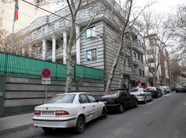 Azerbaijan advises citizens against traveling to Iran