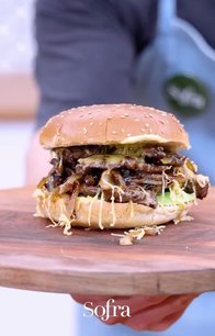 Karamelize Soğanlı Avokadolu Steak Burger