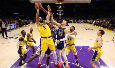 Lakers start fast, eliminate Warriors in West finals