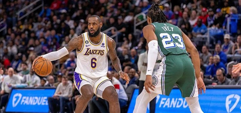 LAKERS HOLD OFF PISTONS LATE, SNAP 3-GAME LOSING SKID