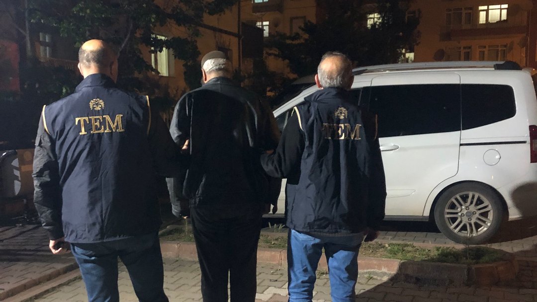 KIRMIZI BÜLTENLE ARANAN DEAŞ’LI YAKALANDI
