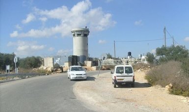Palestinian dies when Israeli settler drives car on man