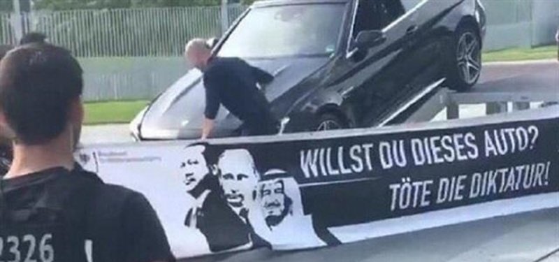 Scandalous banner titled 'kill Erdoğan to win car' in Germany