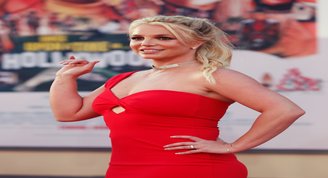 Britney Spears Hiç Gitmemiş Gibi Geri Döndü