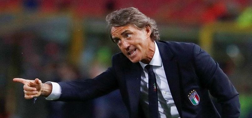 ROBERTO MANCINI EXTENDS ITALY CONTRACT UNTIL 2026