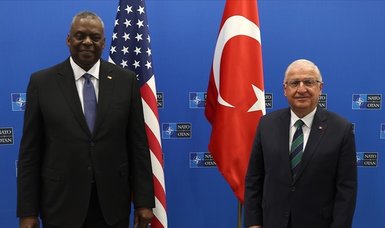 Turkish and U.S. defense chiefs discuss Syria, pledge cooperation against Daesh/ISIS