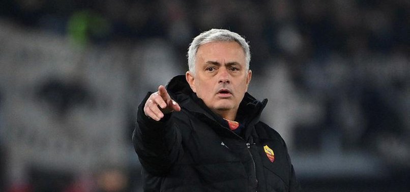 MOURINHO OFFERS JACKET TO ROMA FAN WHO COLLAPSED IN STADIUM