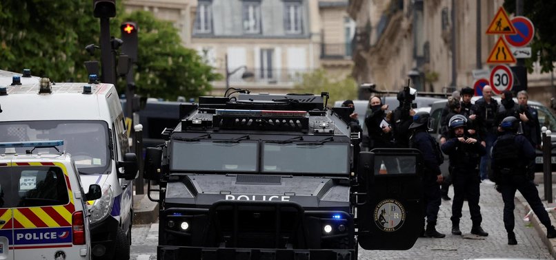 FRENCH POLICE CORDON OFF IRAN CONSULATE IN PARIS WHERE MAN THREATENS TO BLOW HIMSELF UP - MEDIA