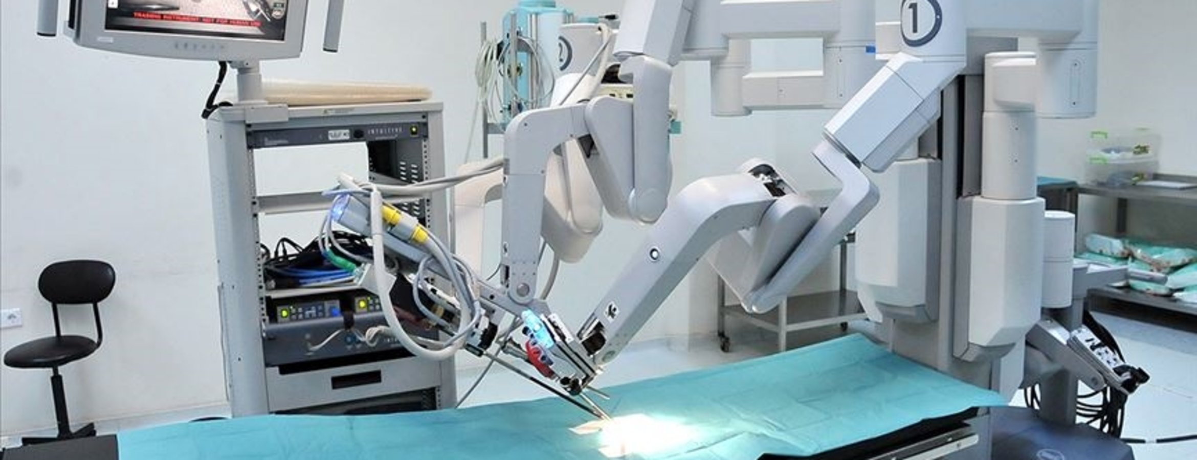 Küçük kesiyle yapılan robotik cerrahi kalp ameliyatlarında iyileşmeyi hızlandırıyor