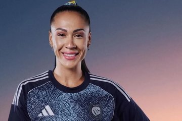 Brezilyalı kadın futbolcu Müslüman oldu