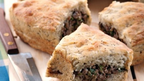 Haşhaşlı, Cevizli ve Kıymalı Açma Börek