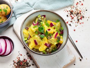 Taze Patates Salatası