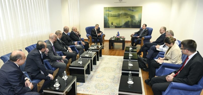 KOSOVO PRIME MINISTER MEETS WITH TURKISH BUSINESSPEOPLE