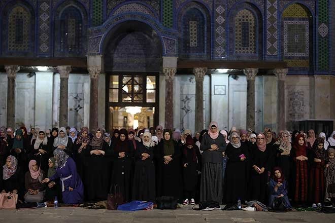 Mescid-i Aksa’da buruk teravih