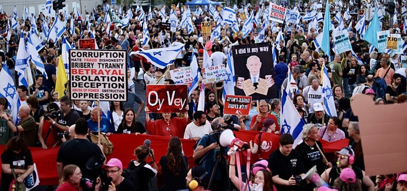 THOUSANDS OF ISRAELIS DEMAND RETURN OF HOSTAGES AFTER BODIES RECOVERED