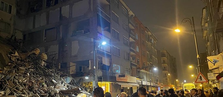 Kahramanmaraş’ta 7,4 ve Gaziantep’te 6,5 ile 6,4 büyüklüğünde deprem