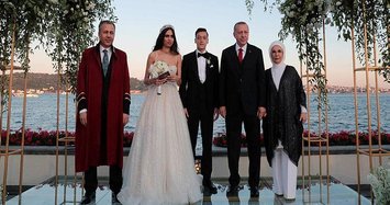 Erdoğan acts as witness at Arsenal player Mesut Özil's wedding