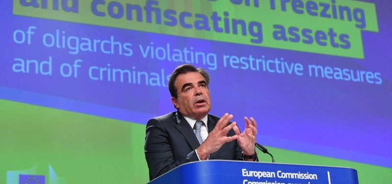 EU seeks more clout against sanctioned Russian oligarchs
