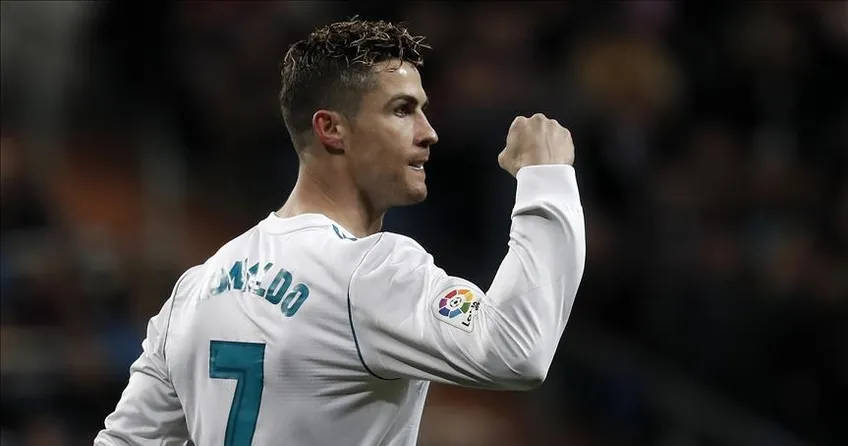 Ronaldo, Neymar ve Messi’ye fark attı