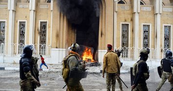 Iraqi protesters again set fire to Iranian consulate