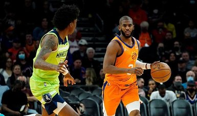 Chris Paul's triple-double lifts streaking Suns over Wolves
