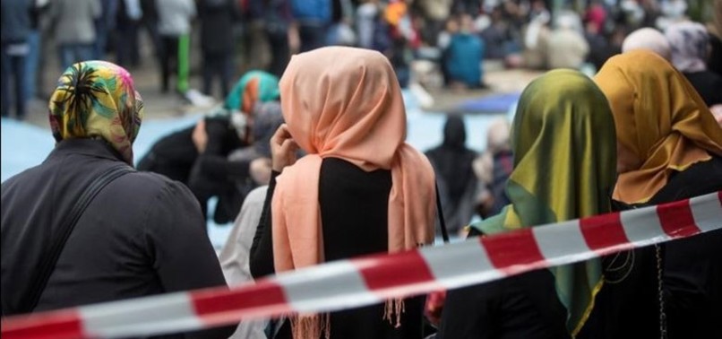 MUSLIM SCHOOLGIRLS REPORT RACIAL ABUSE WHILE ON TRIP IN POLAND