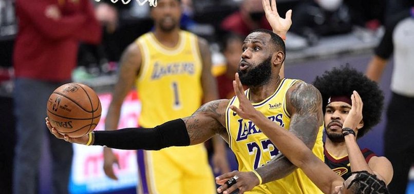 LEBRON SCORES 46, LAKERS BEAT CAVS TO STAY PERFECT ON ROAD