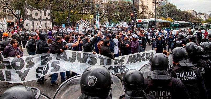 ARGENTINES PROTEST IN BUENOS AIRES OVER FOOD CRISIS