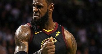 Athletes stand up for LeBron after Trump insult