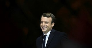 Fransa tarihinin en genç cumhurbaşkanı Emmanuel Macron seçildi